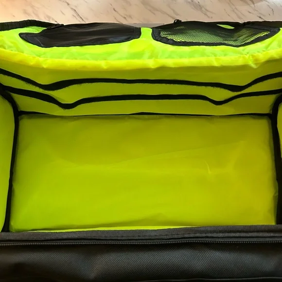 NWT SNKR Bag - Picture 4 of 8
